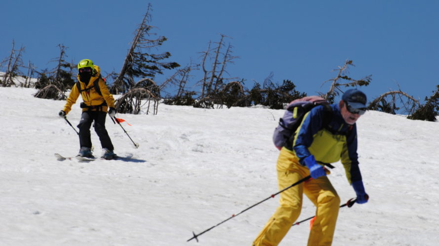 五月の八甲田は雪で真っ白　～東京スキー協山スキー教室～